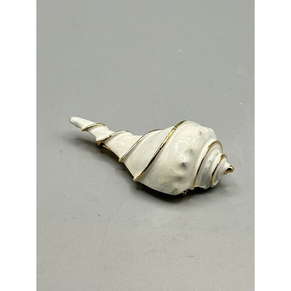 Vintage Coro Seashell Brooch Pin White & Gold Tone Nautical Jewelry Collectible - Picture 4 of 7